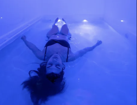 Flottaison en cabine d’isolation sensorielle